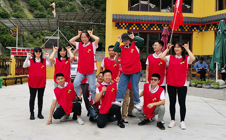 夢之隊,口號:勇敢牛牛,不怕困難.jpg 夢之隊,口號:勇敢牛牛,不怕困難.jpg