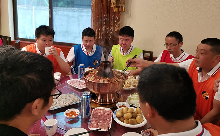 藏式特色土火鍋.jpg 藏式特色土火鍋.jpg